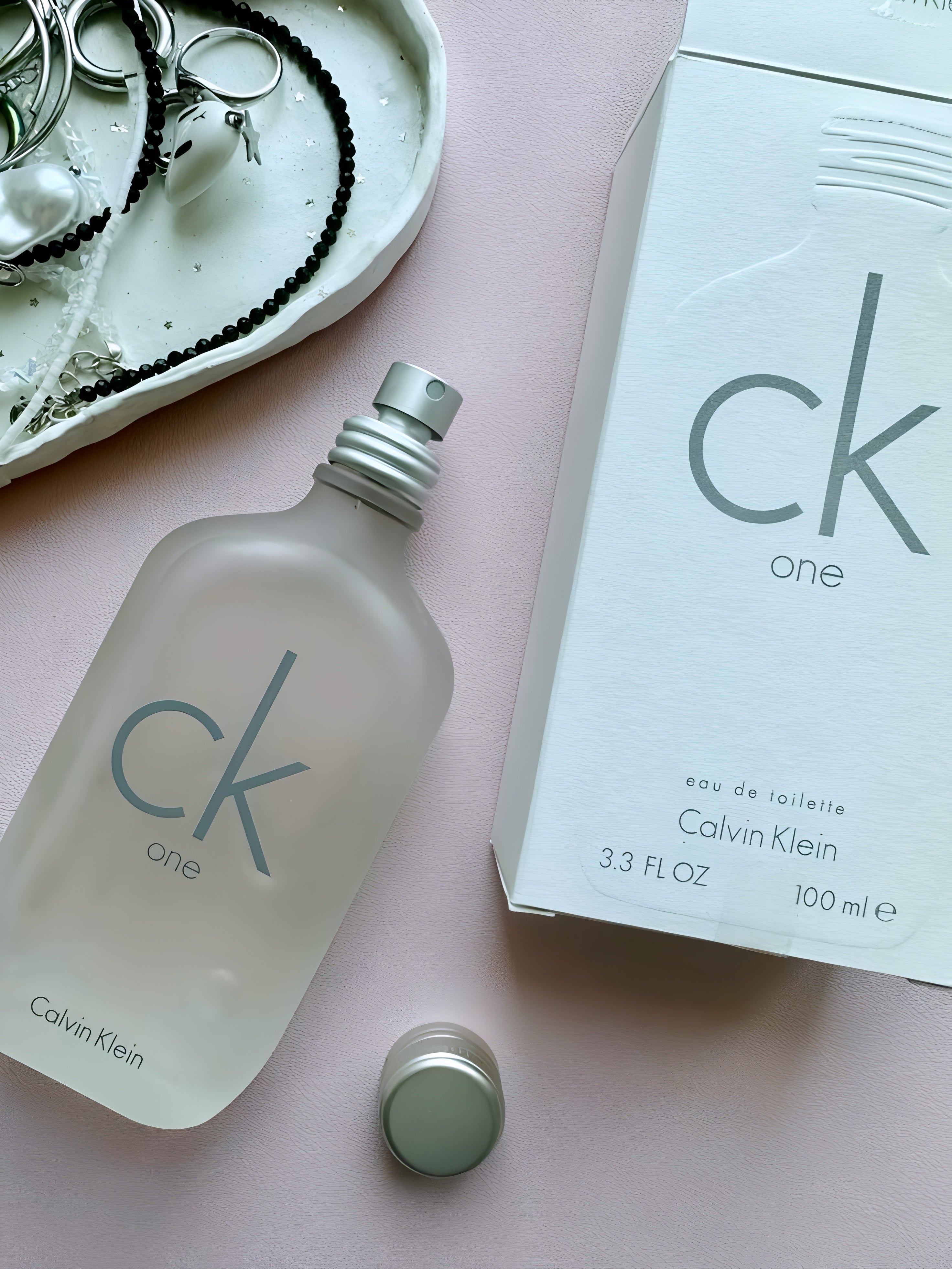 Calvin Klein CK One unisex Eau de Toilette (100ml)