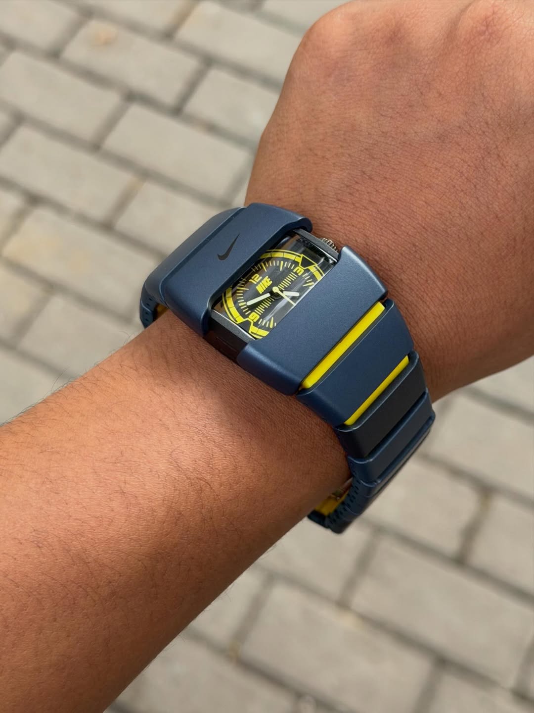 Nikee sports carbon watch