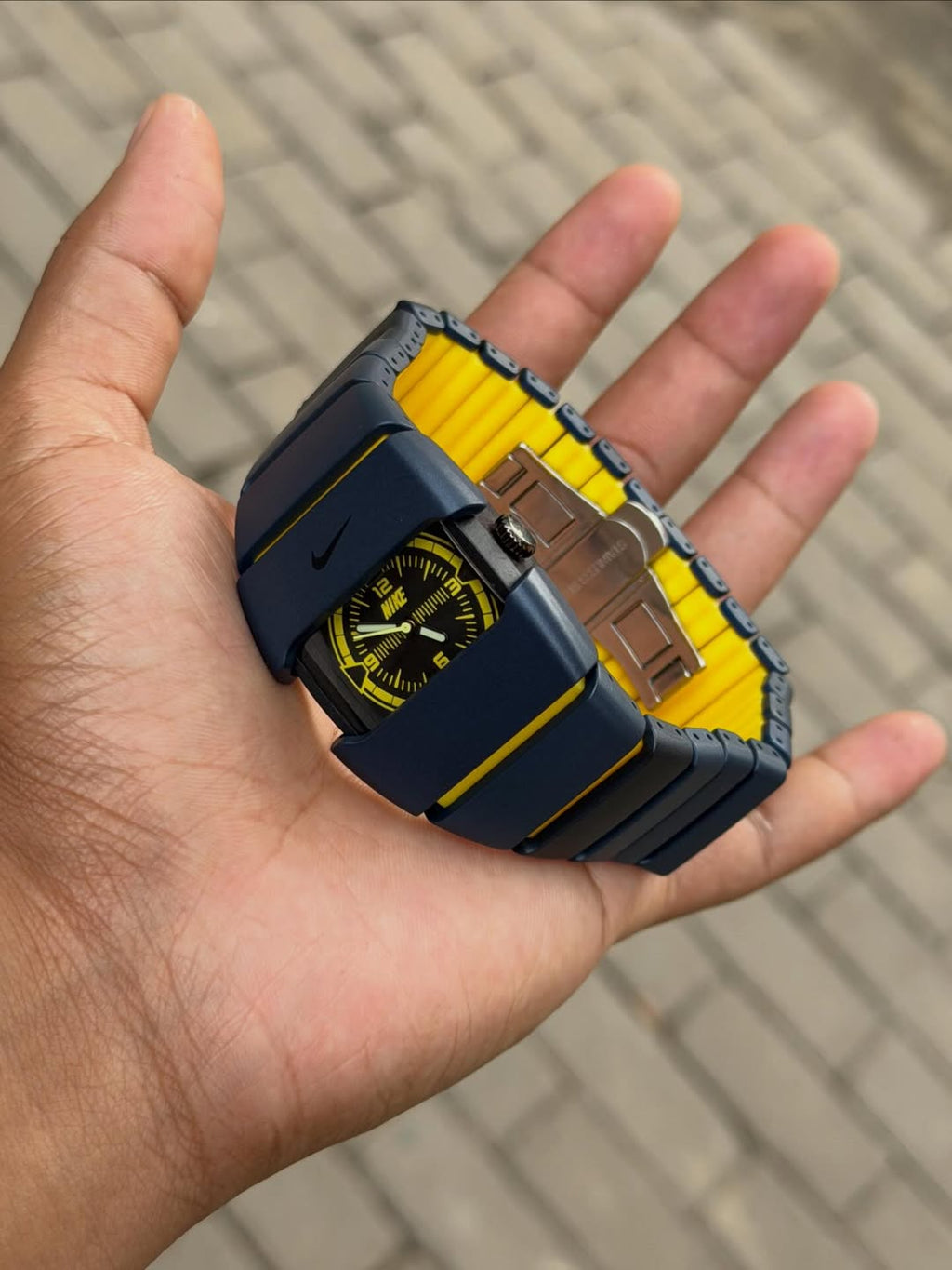 Nikee sports carbon watch